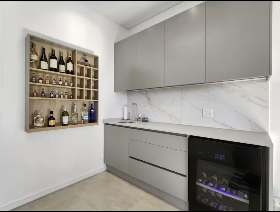 To Let 3 Bedroom Property for Rent in Green Point Western Cape